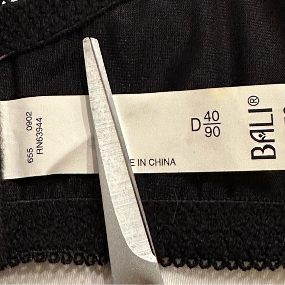 Bali Plunging Underwire Bra, Size 40D Brown, Leopard Print, Smooth Foam Cups NWT - Picture 7 of 10